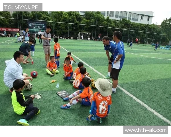 崔珉豪足球之路:从青涩少年到职业球员的成长故事与奋斗历程 崔珉豪足球之路:从青涩少年到职业球员的成长故事与奋斗历程